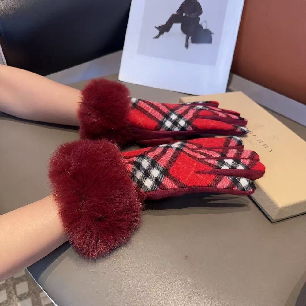 Burberry Red Tartan Plaid Faux Fur Cuff Touchscreen Winter Gloves